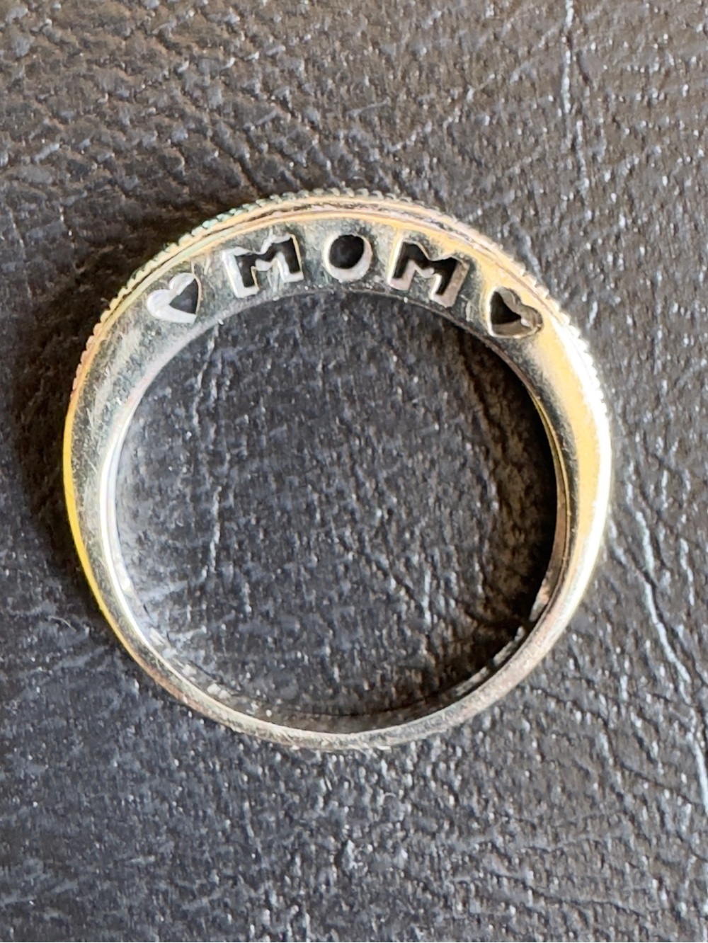 Vintage 10K White Gold 1/5 Carat Diamond Mom Band Ring - Size 8 - Picture 5 of 13